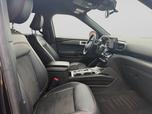 Used 2022 Ford Explorer ST-Line AWD/4WD image 17