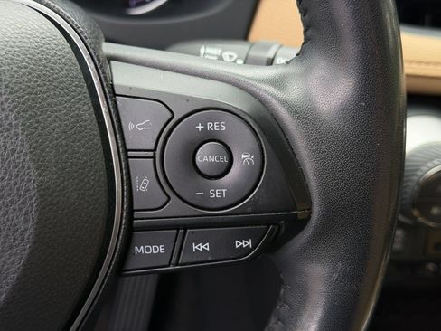 Used 2019 Toyota RAV4 Limited w/ Cold Weather Package AWD/4WD image 17
