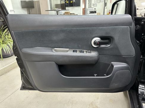 Used 2011 Nissan Versa 1.8 S image 10