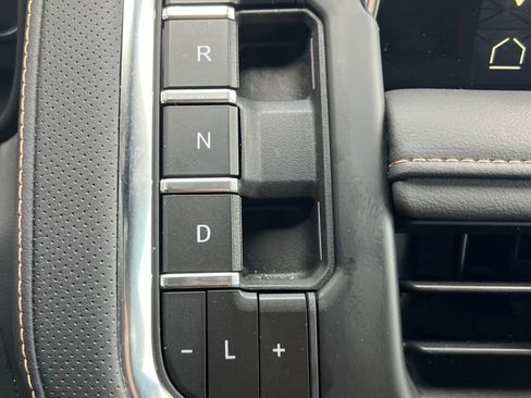 Used 2023 GMC Yukon XL AT4 w/ Technology Package AWD/4WD image 14