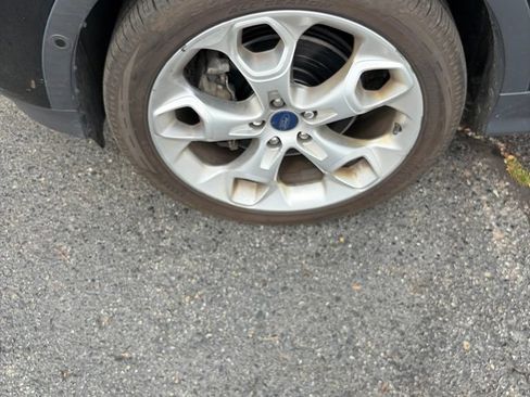 Used 2014 Ford Escape Titanium w/ Equipment Group 401A AWD/4WD image 9
