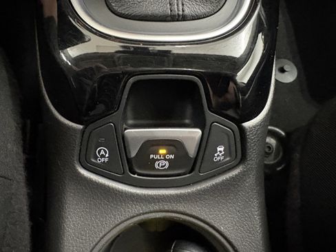 Used 2020 Jeep Compass Latitude image 18
