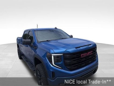 Used 2022 GMC Sierra 1500 Elevation w/ LPO, Elevation Black Package AWD/4WD image 13