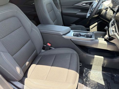 Used 2025 Chevrolet Equinox EV LT FWD image 21
