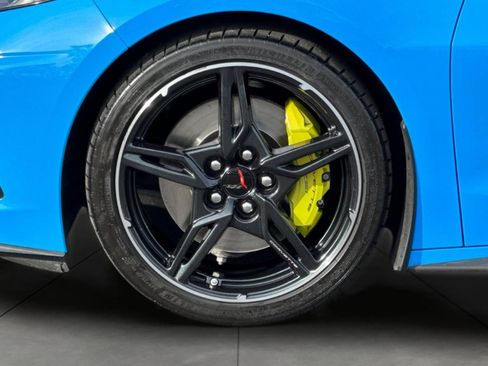 Used 2021 Chevrolet Corvette Stingray Premium Conv w/ Z51 Performance Package image 5