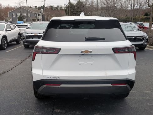New 2026 Chevrolet Equinox LT w/ Safety and Technology Package FWD image 7