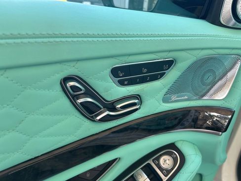 Used 2019 Mercedes-Benz S 560 Sedan w/ Premium Package image 45