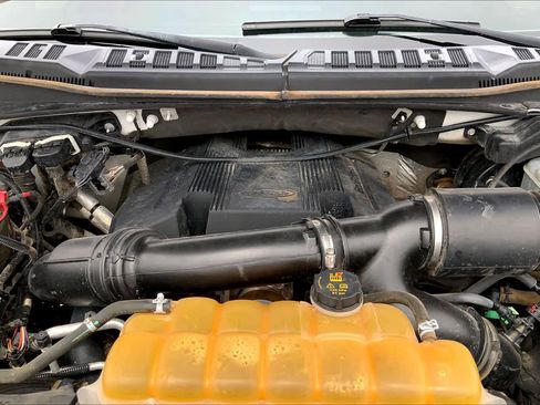 Used 2017 Ford F150 Lariat w/ Equipment Group 502A Luxury AWD/4WD image 32