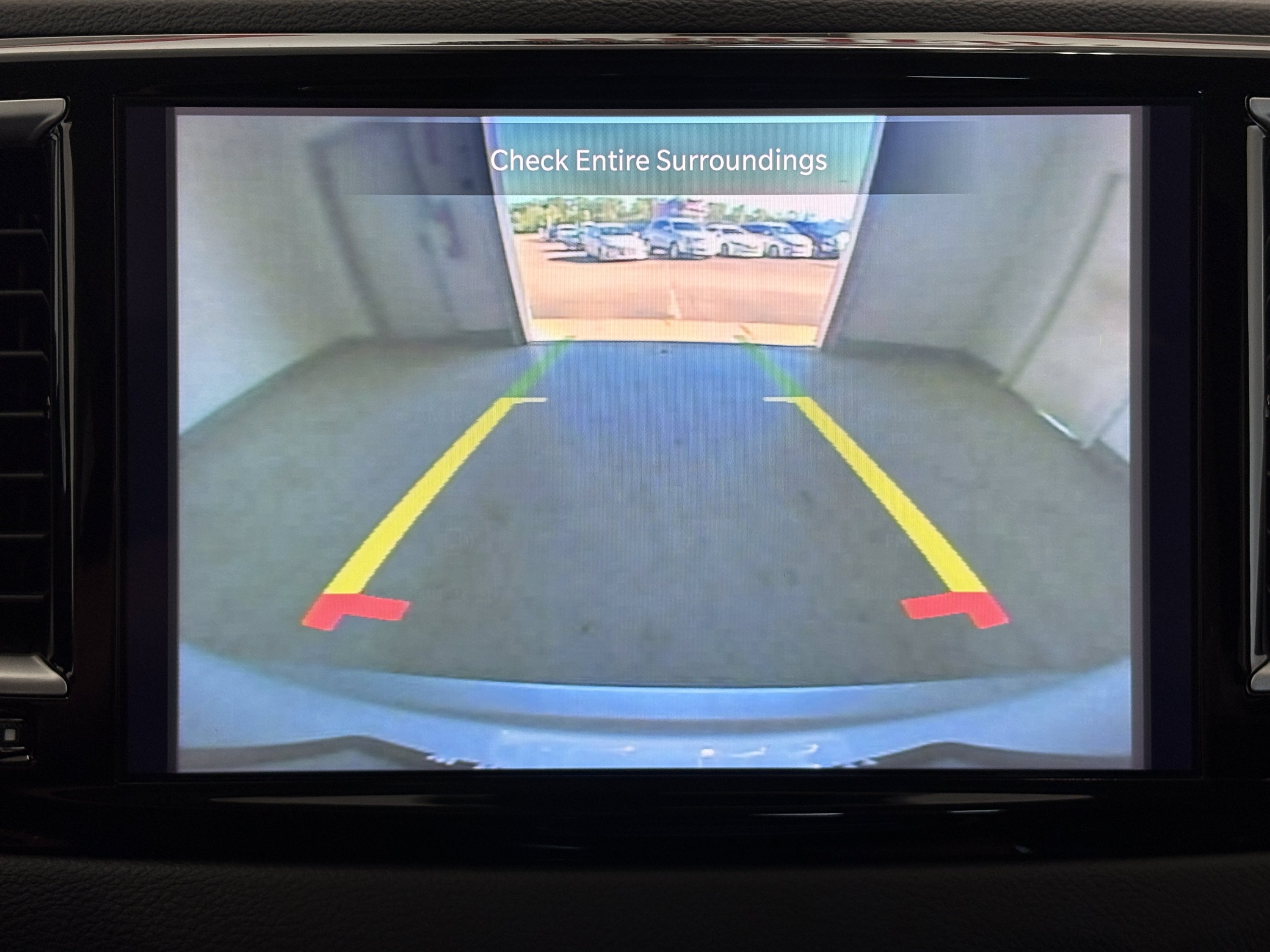 Used 2024 Chrysler Pacifica Touring-L FWD image 17