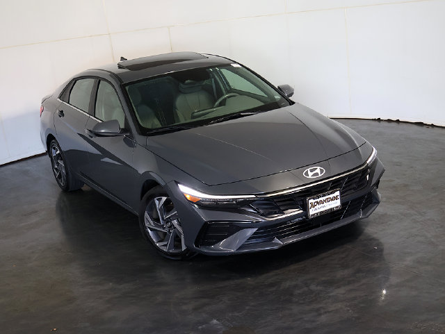 Used 2025 Hyundai Elantra SEL FWD image 7