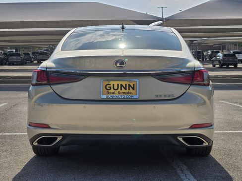 Used 2023 Lexus ES 350 w/ Premium Package FWD image 4