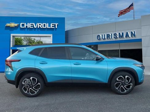 New 2026 Chevrolet Trax RS image 2