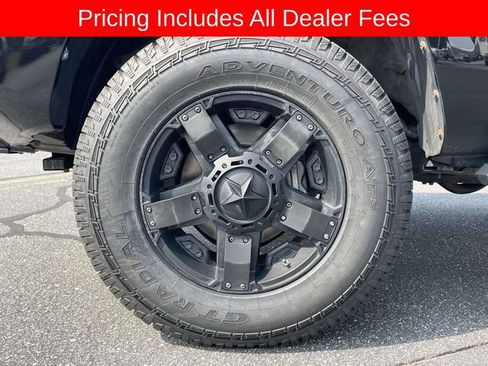 Used 2016 Toyota Tacoma SR5 w/ Towing Package RWD image 9