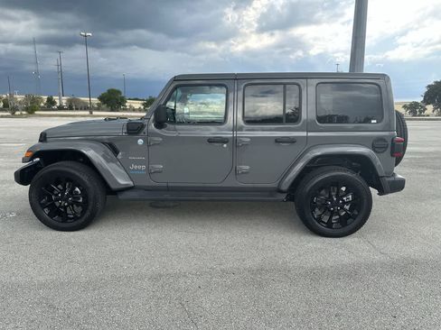 Certified 2022 Jeep Wrangler Unlimited Sahara AWD/4WD image 10