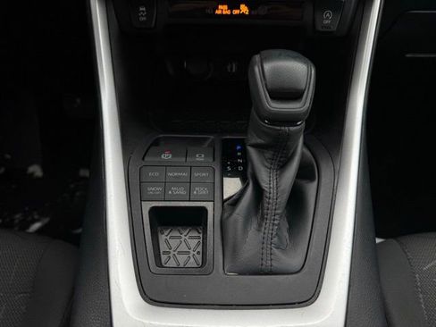 Used 2024 Toyota RAV4 XLE image 28
