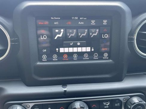 Used 2018 Jeep Wrangler Unlimited Sahara w/ Cold Weather Group AWD/4WD image 31
