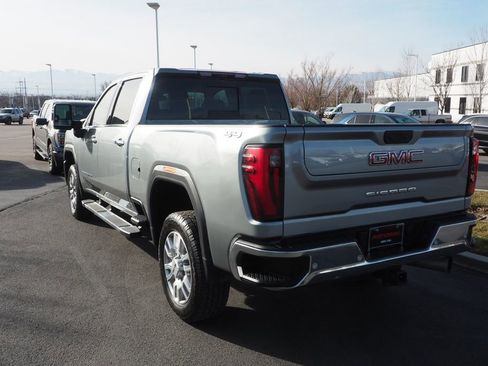 Used 2024 GMC Sierra 2500 SLT w/ SLT Premium Package image 7