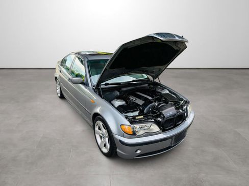 Used 2005 BMW 325i Sedan RWD image 4