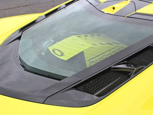 Used 2022 Chevrolet Corvette Stingray Preferred Cpe w/ Z51 Performance Package RWD image 18