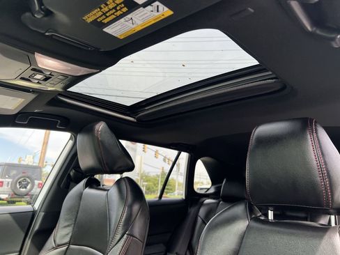 Used 2023 Toyota RAV4 SE w/ Weather & Moonroof Package image 31