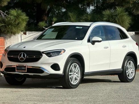 Certified 2025 Mercedes-Benz GLC 300 image 8