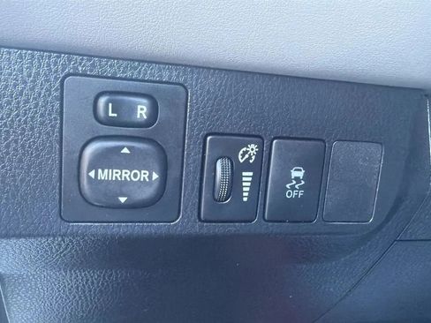 Used 2013 Toyota RAV4 XLE image 20