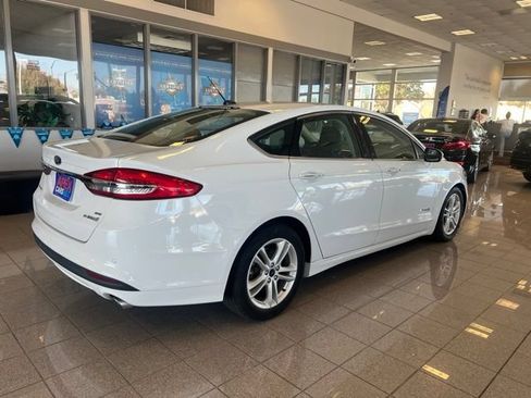 Used 2018 Ford Fusion SE w/ Equipment Group 602A FWD image 6
