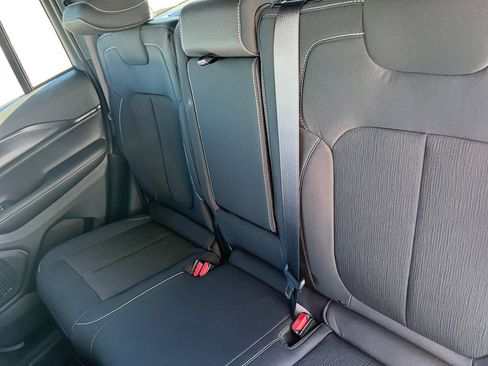 New 2025 Jeep Grand Cherokee Laredo image 22