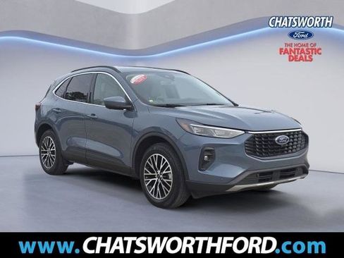 Certified 2025 Ford Escape SE w/ PHEV Premium Package FWD image 1