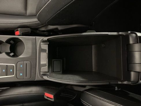 Used 2022 Ford Escape SEL image 9