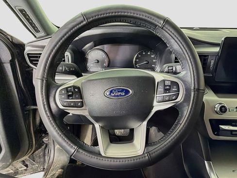 Used 2022 Ford Explorer XLT w/ Equipment Group 202A RWD image 15