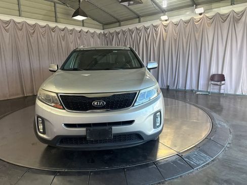 Used 2015 Kia Sorento LX AWD/4WD image 2