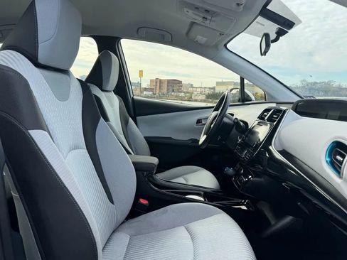 Used 2016 Toyota Prius Three Touring image 20