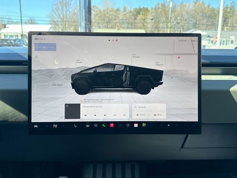 Used 2024 Tesla Cybertruck AWD Crew Cab image 18