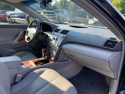 Used 2010 Toyota Camry XLE FWD image 15