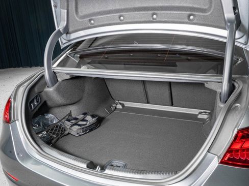 Certified 2025 Mercedes-Benz C 300 Sedan image 6