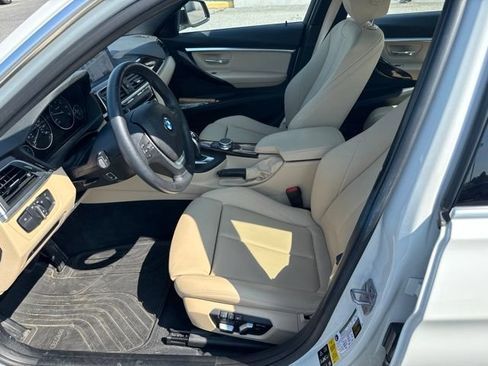 Used 2018 BMW 328d xDrive Sedan w/ Premium Package AWD/4WD image 11