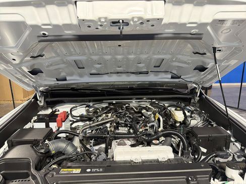 Used 2025 Toyota 4Runner SR5 AWD/4WD image 30