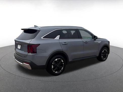 Used 2024 Kia Sorento S FWD image 14