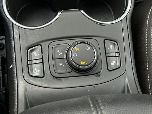 Used 2024 GMC Terrain SLE w/ Driver Convenience Package image 30