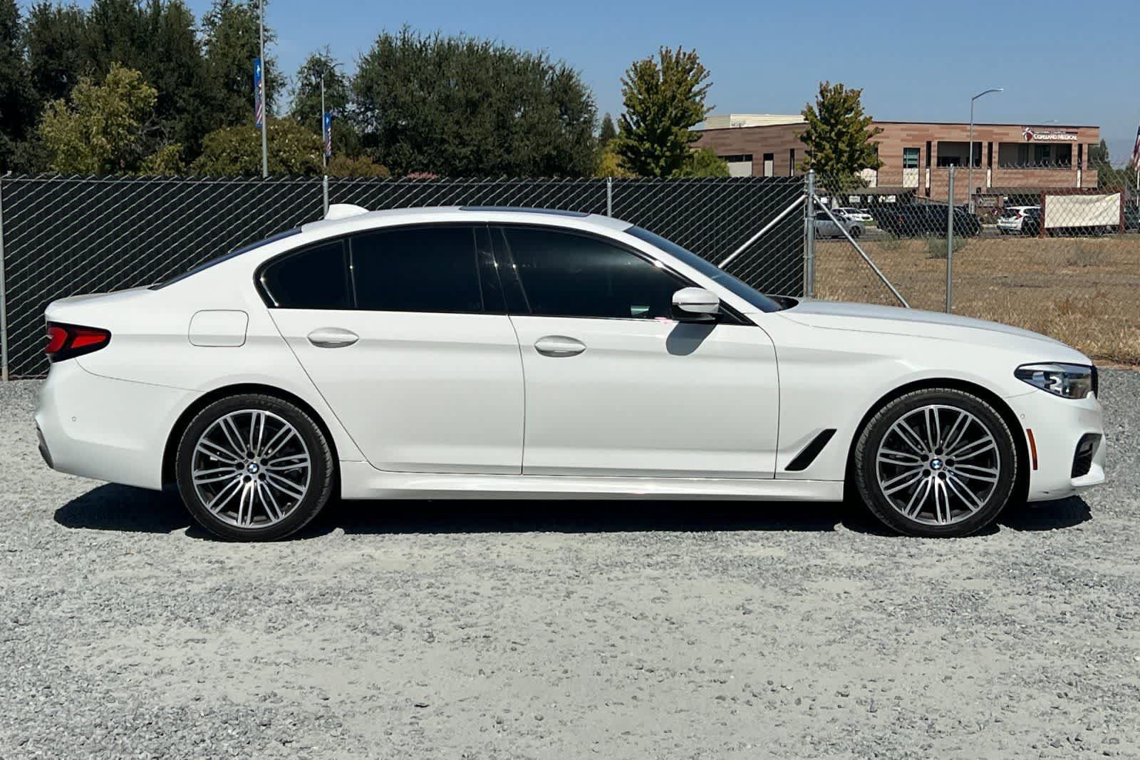 Used 2020 BMW 530i w/ M Sport Package RWD image 9