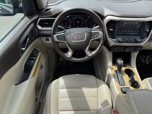 Used 2017 GMC Acadia Denali w/ Technology Package AWD/4WD image 5