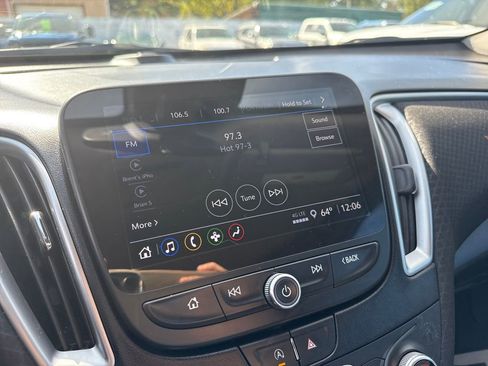 Used 2025 Chevrolet Malibu LT image 28