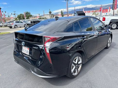 Used 2016 Toyota Prius Three Touring FWD image 4