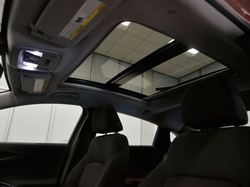 Used 2018 Chevrolet Malibu LT image 27