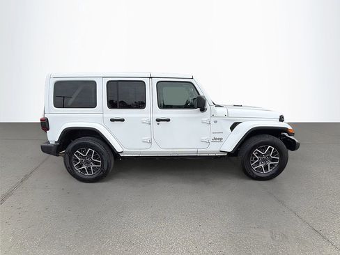 Used 2024 Jeep Wrangler Sahara image 2