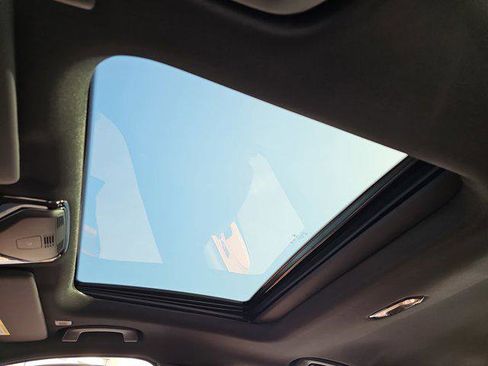 New 2026 BMW 330i Sedan w/ Premium Package image 30