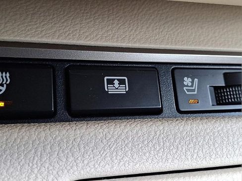 Used 2014 Lexus ES 350 w/ Luxury Package FWD image 24