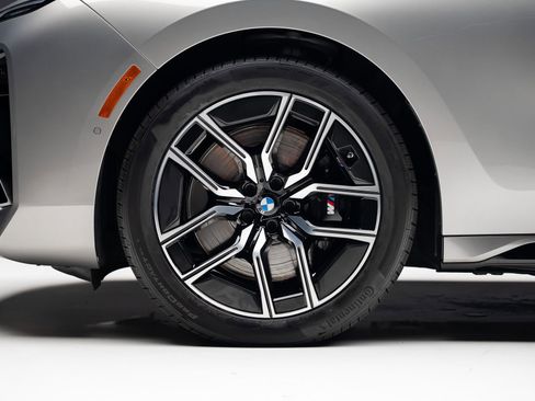 Used 2023 BMW 740i RWD image 19