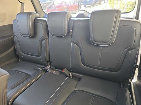 Certified 2025 INFINITI QX80 Sensory image 10